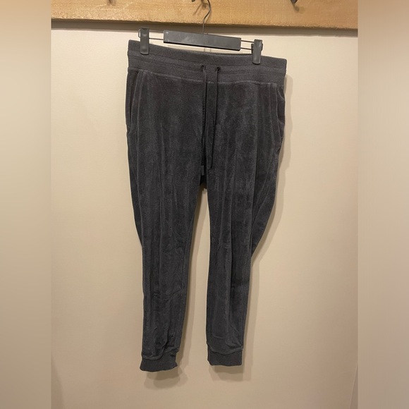 Lululemon Velour Joggers - size 6 - Picture 1 of 3